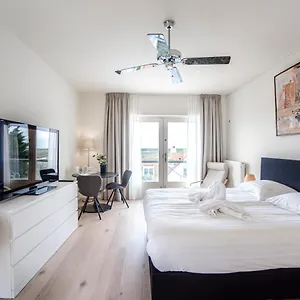 https://keller-beach.zandvoort-hotels.com
