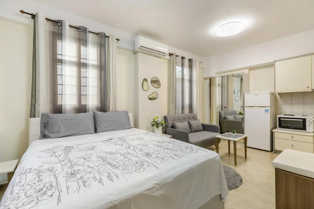 Pearl Studio Free Private Parking location